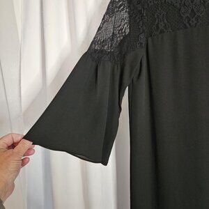 Saks Fifth Ave. Black Size Large Lace Trim